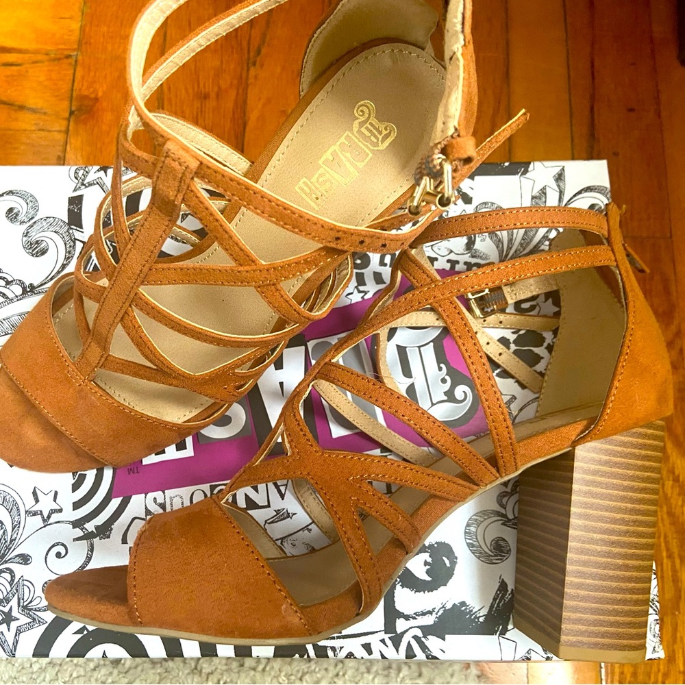 Like New Brash Jemma Cognac block heels